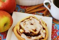 Gooey Cinnamon Apple Pie Rolls: Soft Apple-Stuffed Pastry