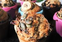 Moist Banana Muffins Recipe with Cinnamon Streusel Topping