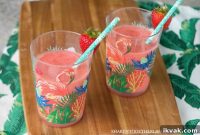 Strawberry Orange Smoothie with Just 2 Ingredients