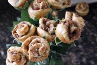 Banana Bacon Cinnamon Roll Roses: Sweet Savory Pastry Bites