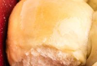 How to Make Soft, Fluffy Dinner Rolls at Home