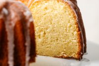 Moist 7-Up Pound Cake | Southern Soul Food Recipe