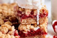 Chewy Raspberry Crumble Bars with Oat Crust