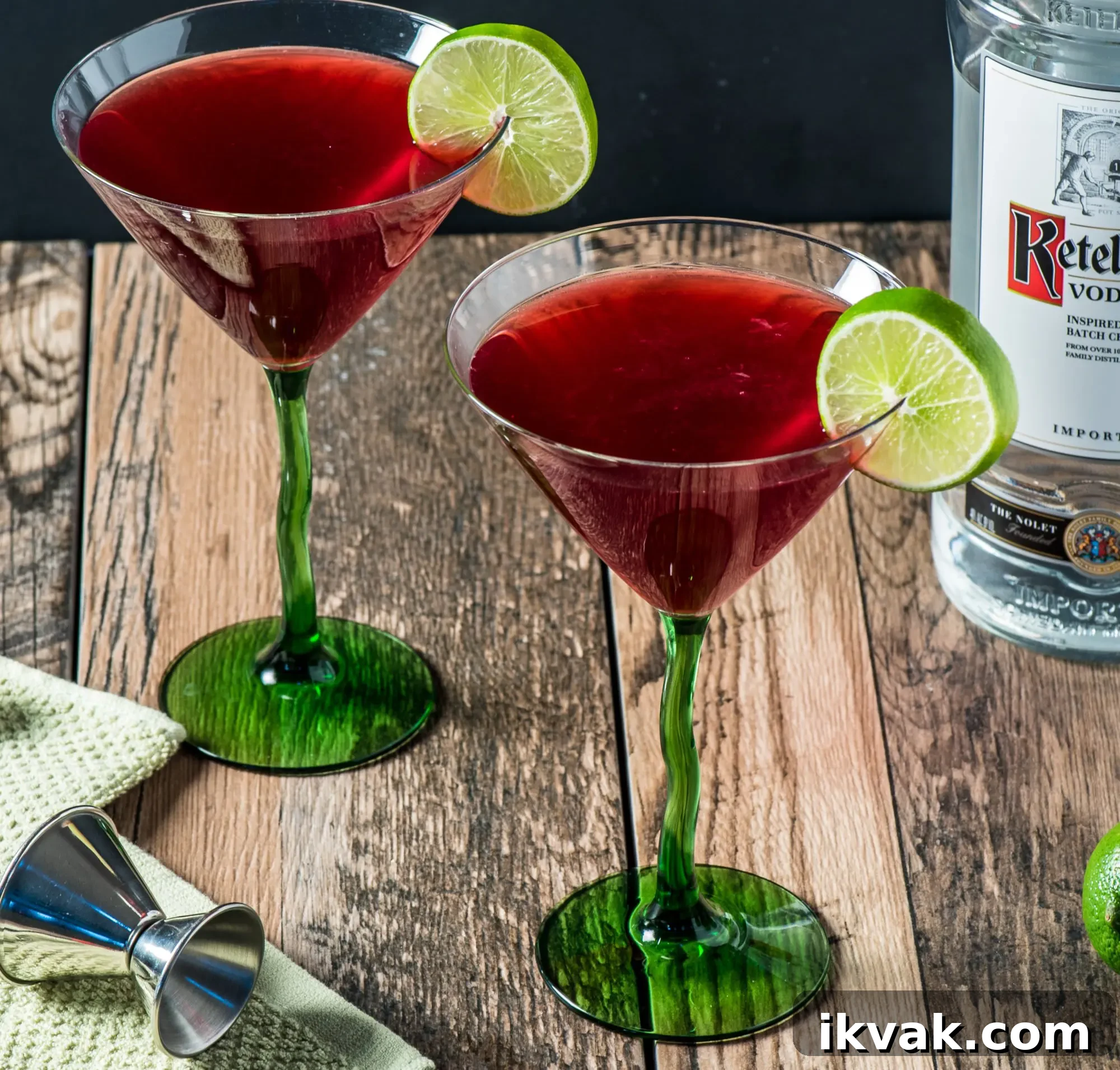Low-Carb Cosmopolitan Cocktail Recipe: Low-Sugar Vodka Cosmo 2 Low Carb Cosmopolitan