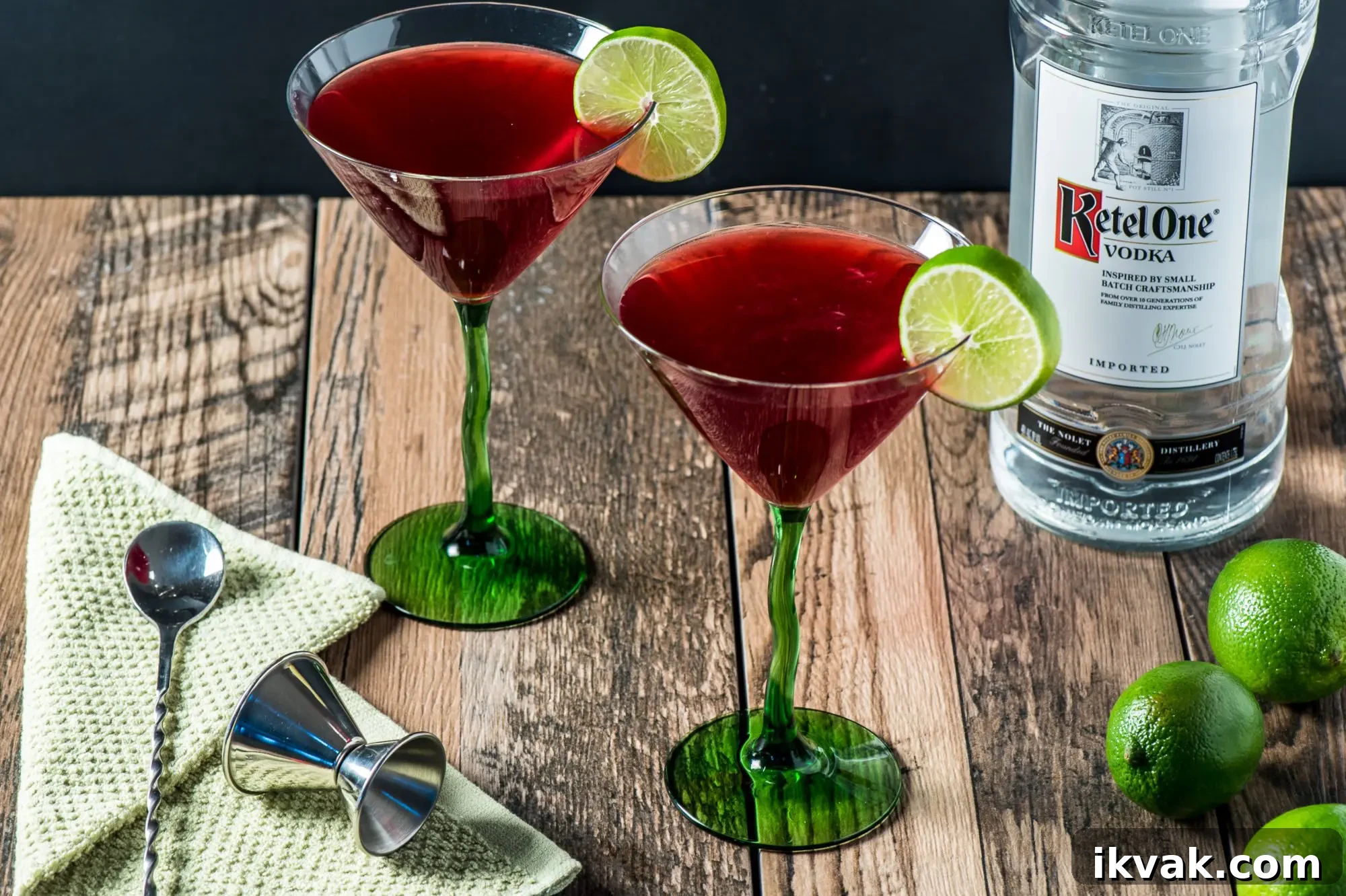 Low-Carb Cosmopolitan Cocktail Recipe: Low-Sugar Vodka Cosmo 6 Cosmopolitan in glass