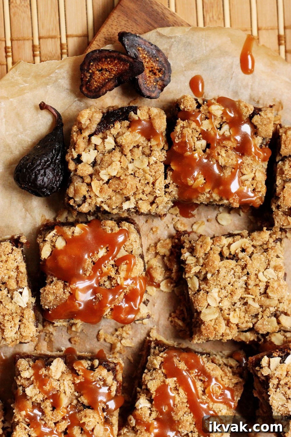 spiced fig bars with salted caramel