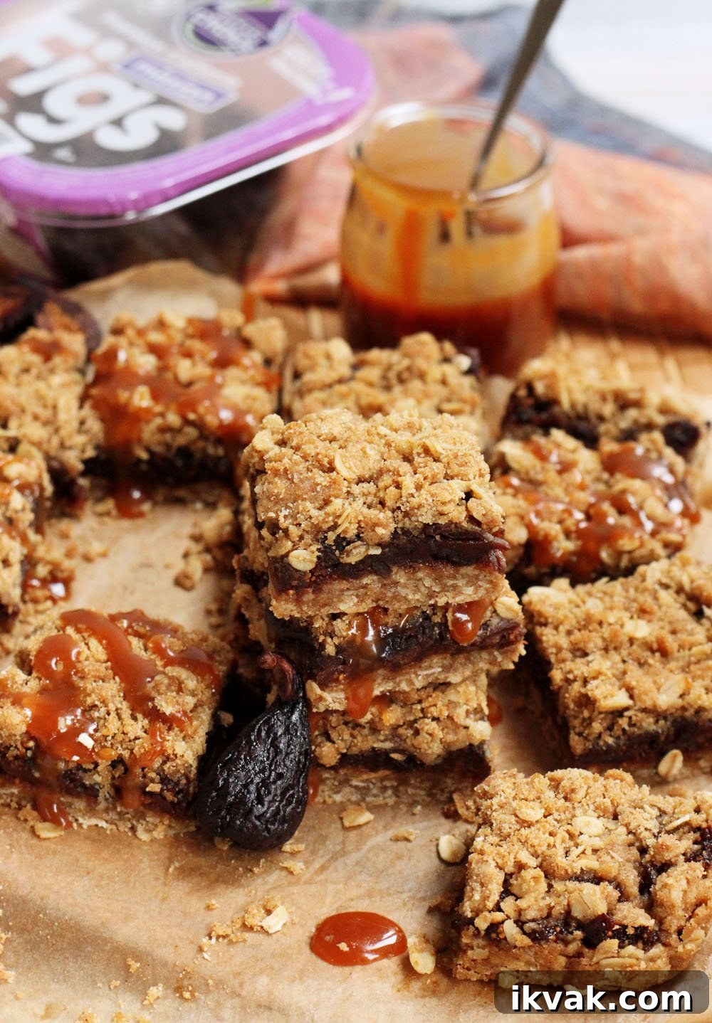 spiced fig bars with salted caramel