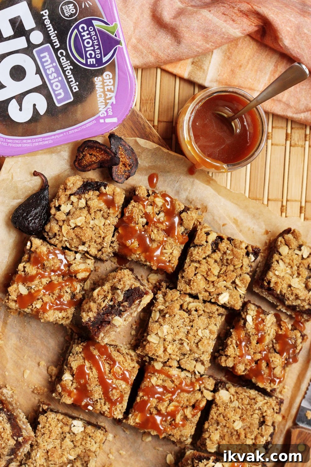spiced fig bars with salted caramel