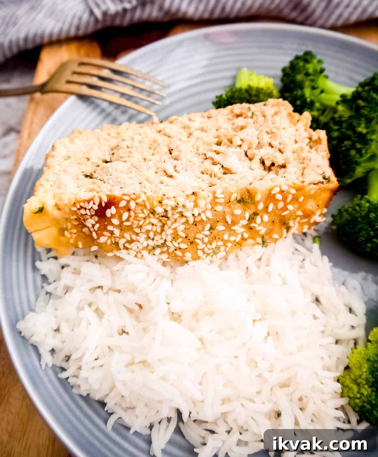 Paleo Turkey Meatloaf with Honey Sesame Glaze 4 Healthy meatloaf recipe with honey and sesame.