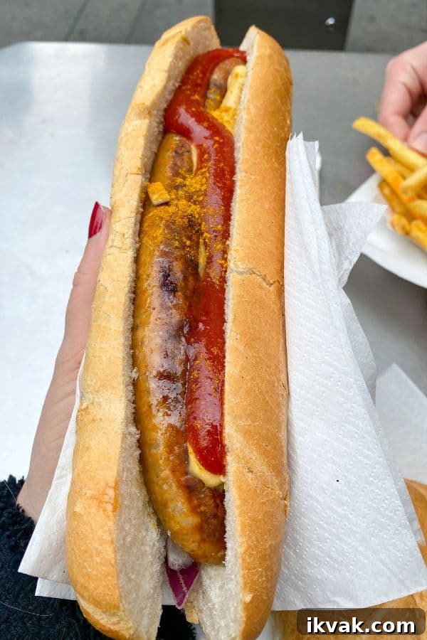 what to eat in Vienna : sausage stand