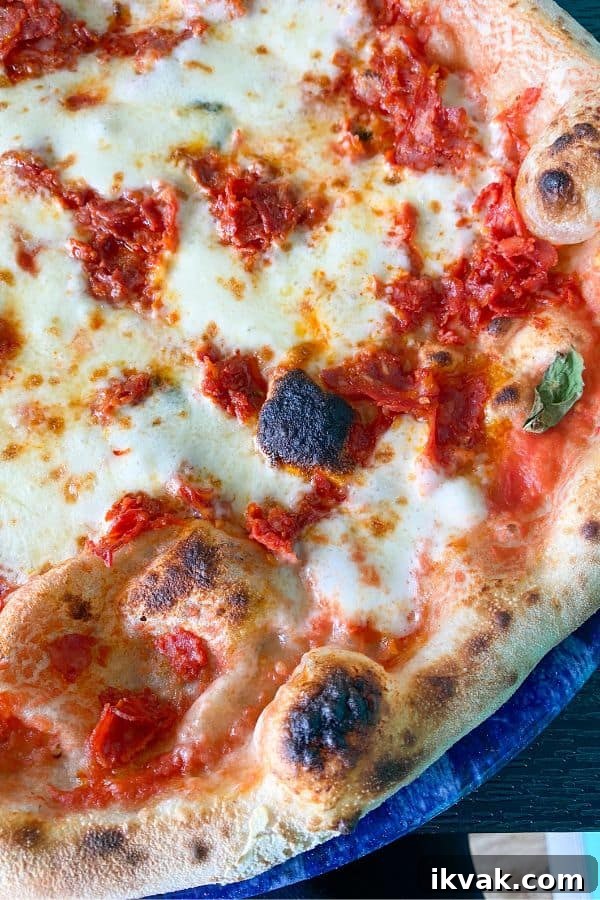 the best pizza in Vienna at Al Bacio in the Naschmarkt (Vienna Food Guide)