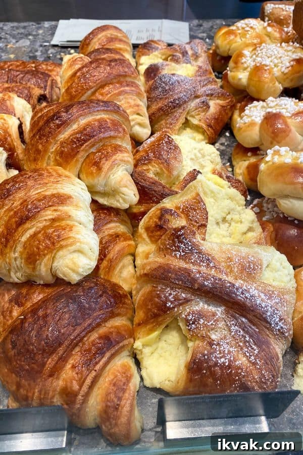 what to eat in Vienna : cheese Danish 