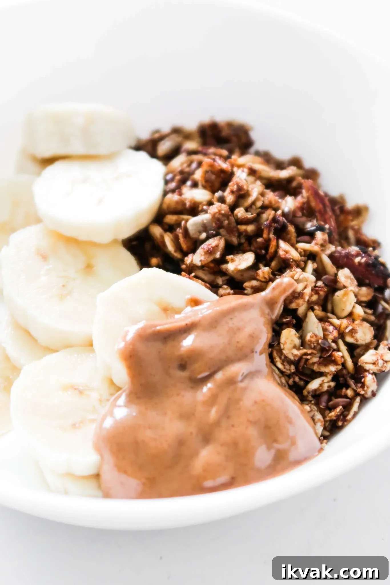 10-Minute Homemade Healthy Granola Recipe