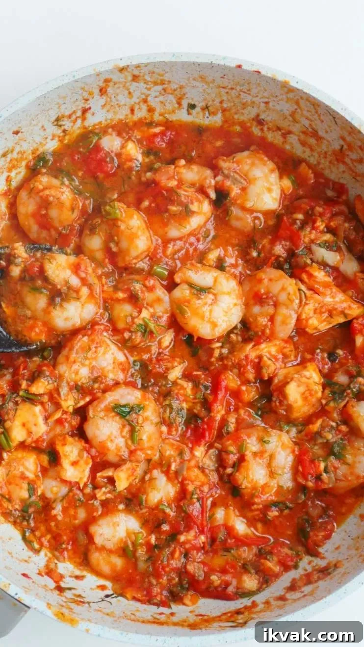 15-Minute Garlic Shrimp in Tomato Sauce