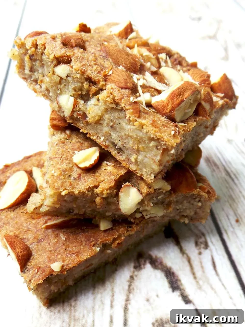 Easy and healthy banana bread recipe - healthy vegan breakfast idea