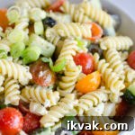 greek pasta salad with tomatoes