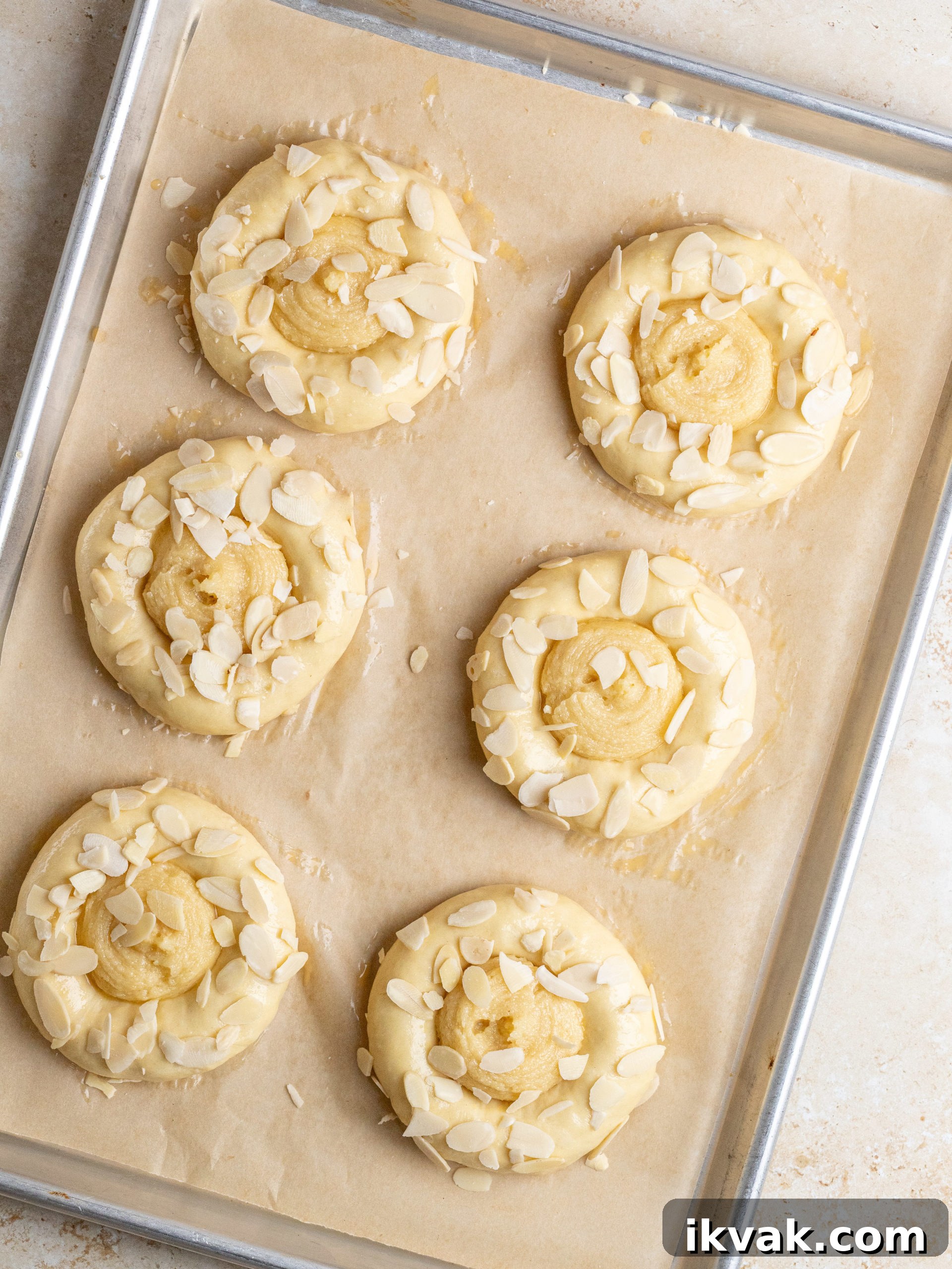 Baked buns