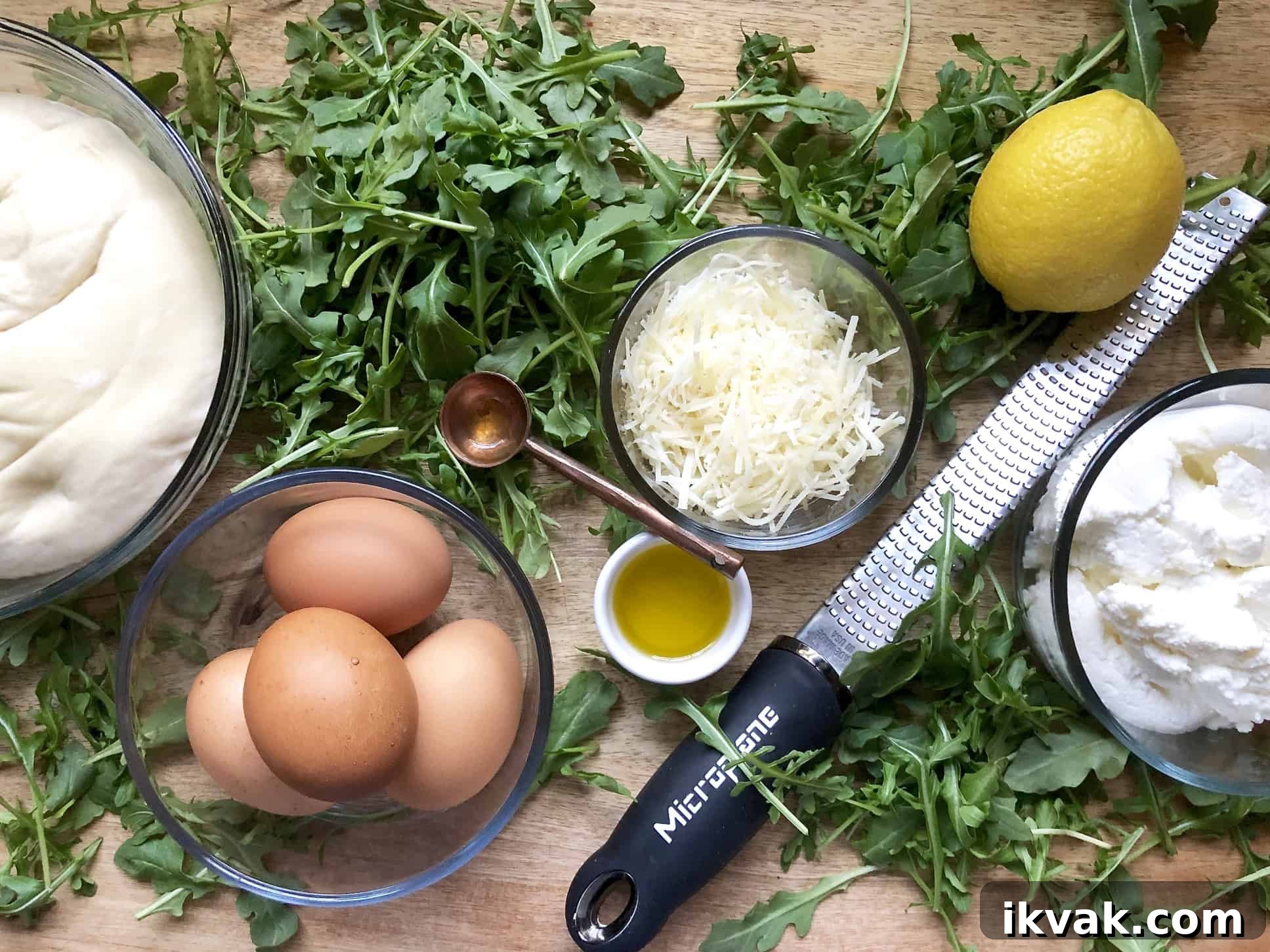 mini breakfast pizzas with arugula salad