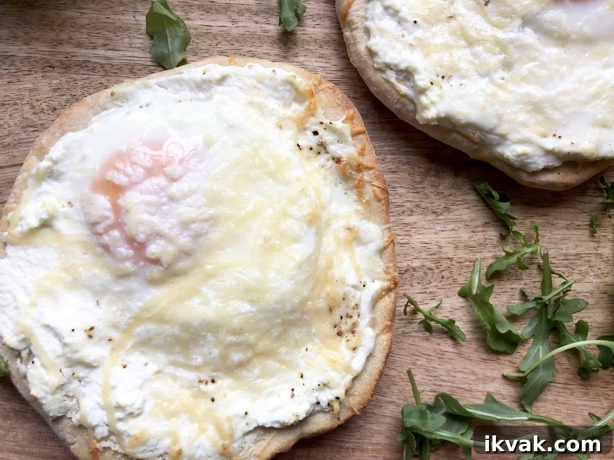 mini breakfast pizzas with arugula salad