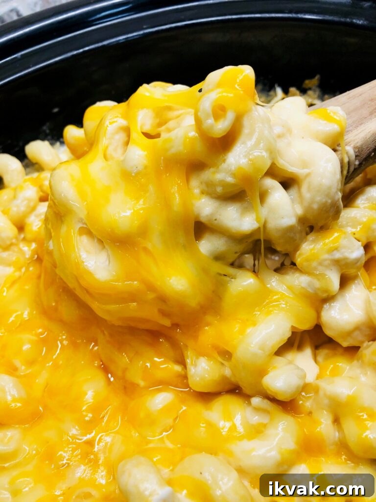 Slow Cooker Mac and Cheese