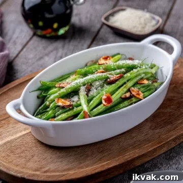 Balsamic Green Beans with Slivered Almonds