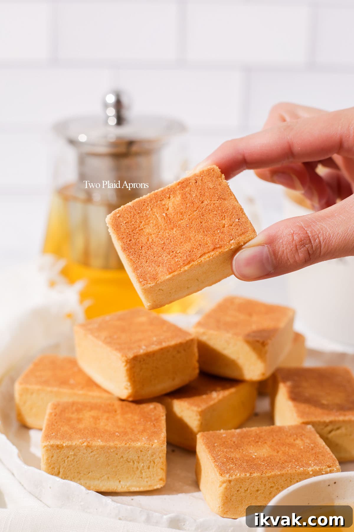 Hand-shaped tarts