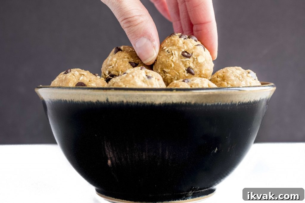 Gluten-Free Energy Bites with Oats, Dates & Almonds 2 Gluten Free Energy Bites